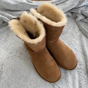 UGG Boots Sz. 10 Chestnut Tassel Like New